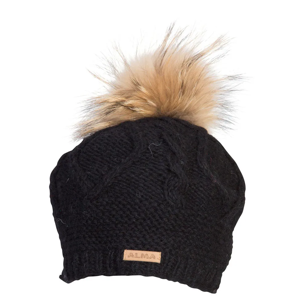 Cable Beret w. Raccoon Fur Pompom