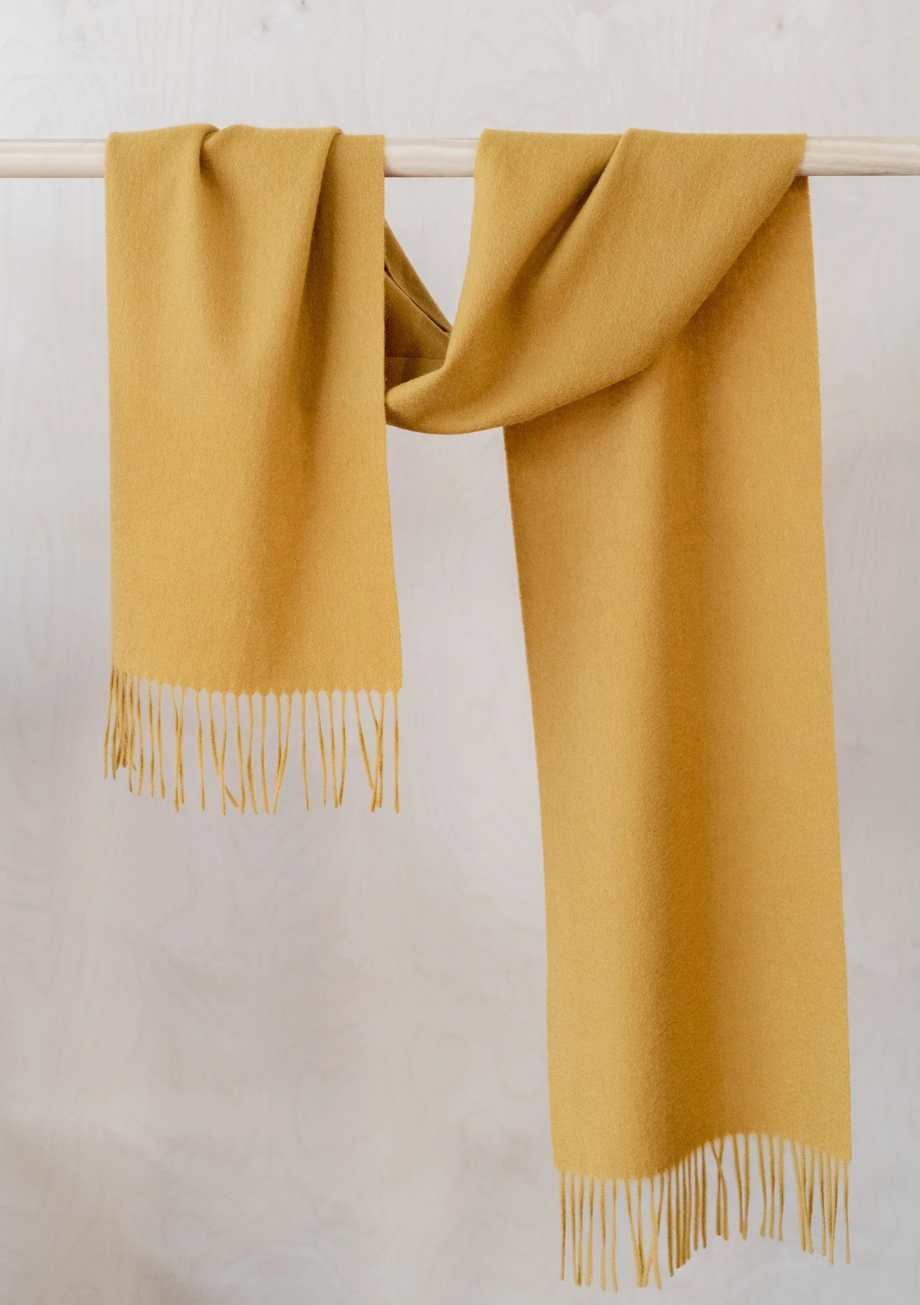 Men's Lambswool Scarf in Mustard