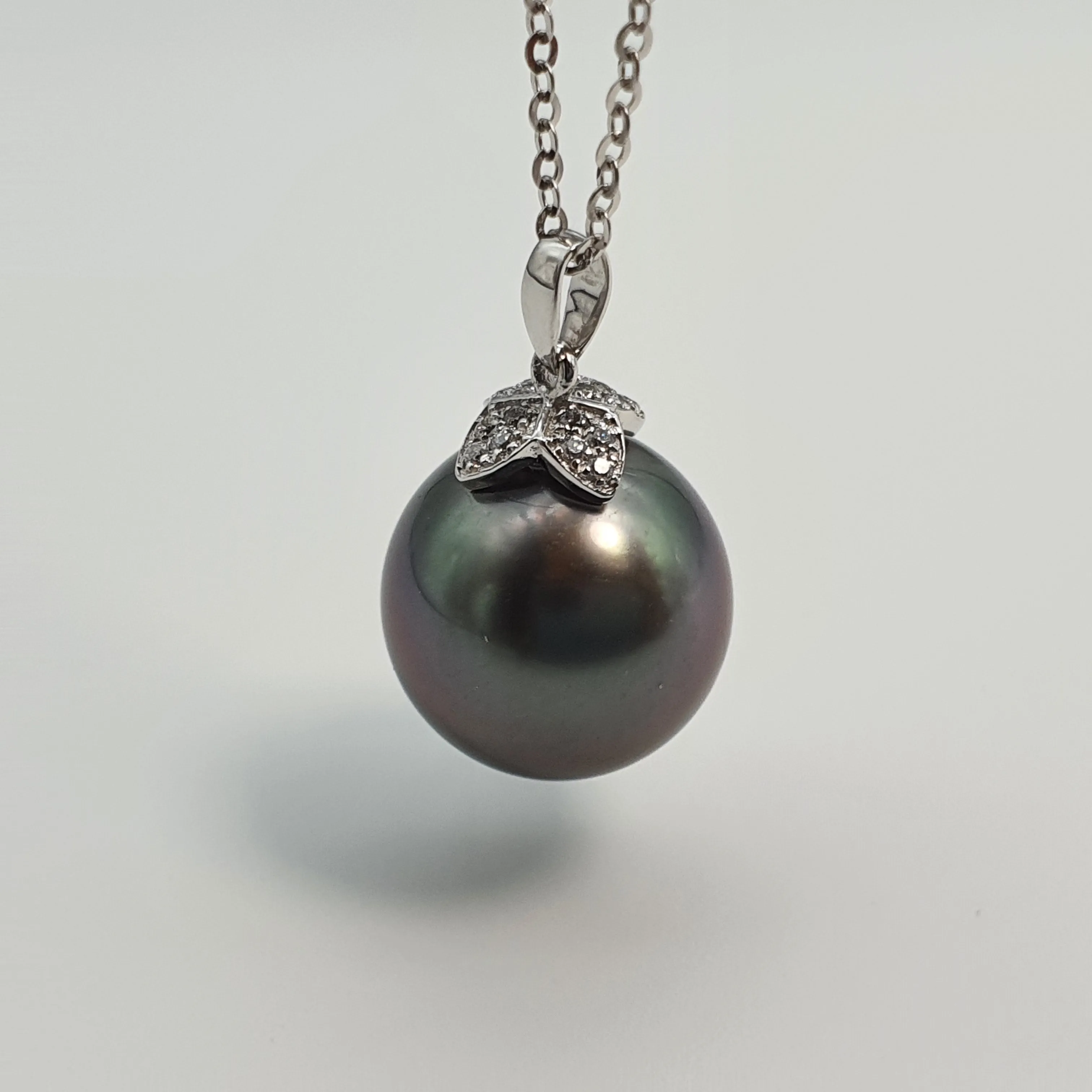 Tahitian Cultured Pearl Pendant   Chain, 18K White Gold